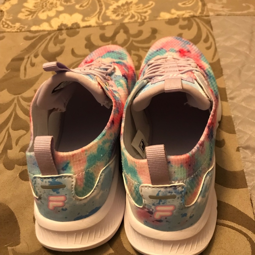 Size seven brand new Fila sneakers! Slip on 7 - Picture 2 of 5